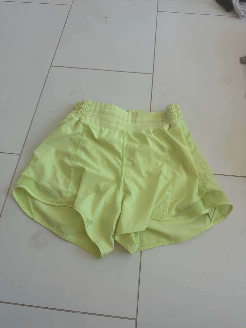 Lululemon Women’s Lightweight Neon Yellow Running Shorts 4